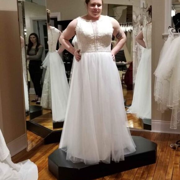 Custom made Venus Bridal Wedding Dress - Picture 6 of 7